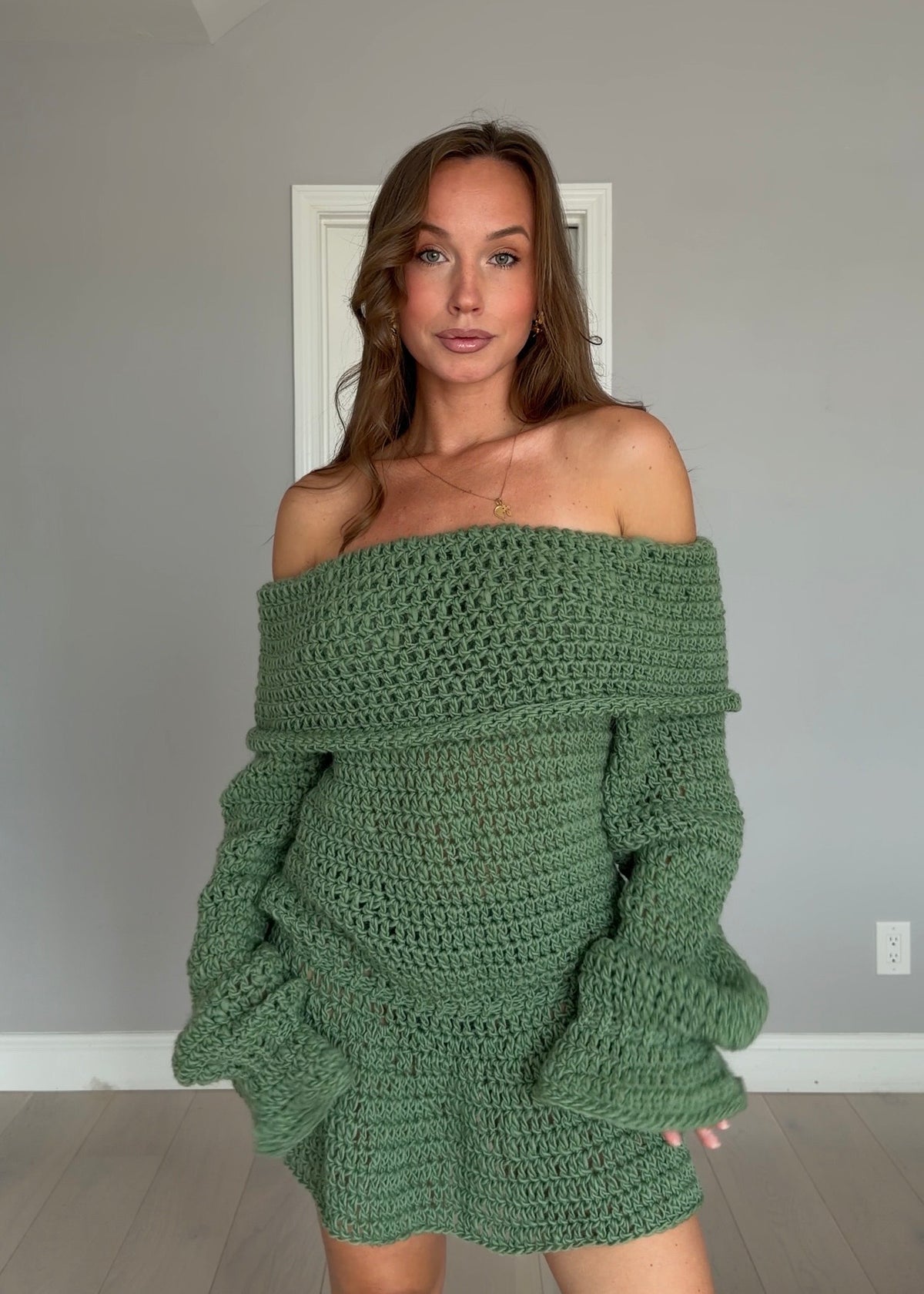 CROCHET OFF-SHOULDER SWEATER — TUTORIAL & PATTERN