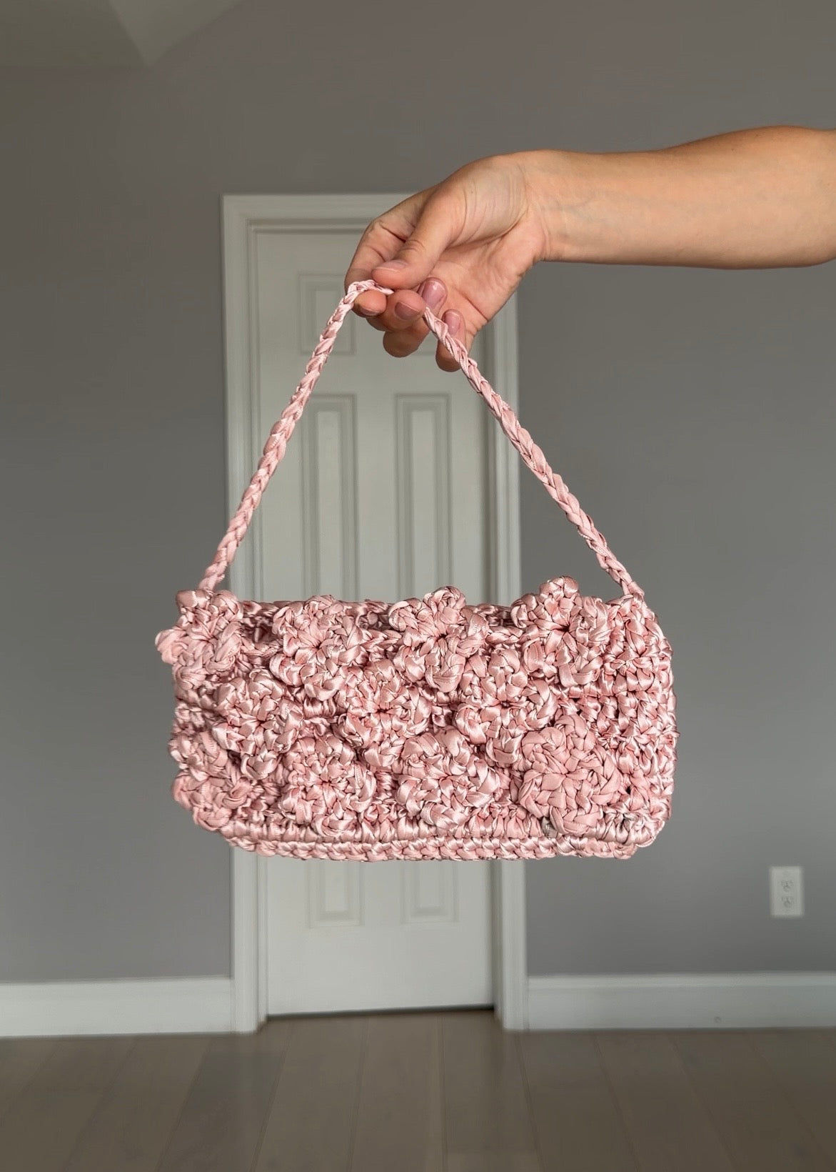 CROCHET FLORAL SHOULDER BAG (SEAMLESS) — TUTORIAL & PATTERN